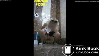 MILF EXPLOSIVE DIARRHEA IN PUBLIC TOILET