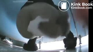 Chinese gril diarrhea in toilet - video 2