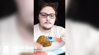 Kitty Cat Eating Her Stinky Dinner Timelapse