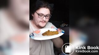 Kitty Cat Eating Her Stinky Dinner Timelapse