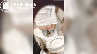 Wife Shits and Farts in Spy Camera