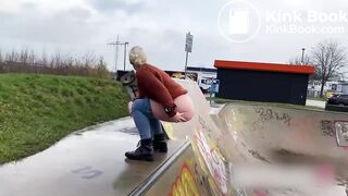 Shitting in the skatepark