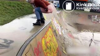 Shitting in the skatepark