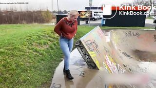 Shitting in the skatepark