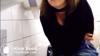 GIRL STRUGGLES TO PUSH HUGE POOP IN PUBLIC