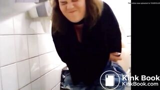 GIRL STRUGGLES TO PUSH HUGE POOP IN PUBLIC
