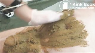Perfect poop smearing