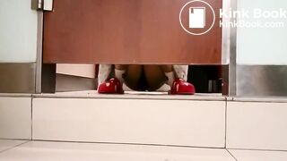 spy camera asian girl pee and shit.video_552