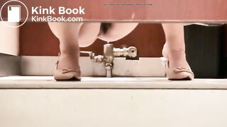 spy camera asian girl pee and shit.video_552