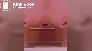 Twitter girl poop 1