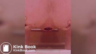 Twitter girl poop 1