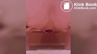 Twitter girl poop 1