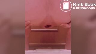Twitter girl poop 1