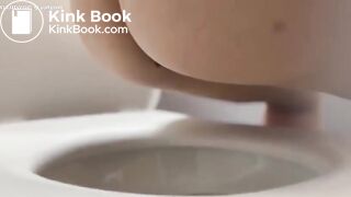Girl pooping - video 727