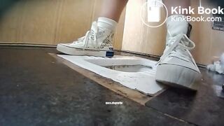 spy camera asian girl pee and shit.video_529