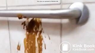 SEXY EBONY BABE PROJECTILE POOP