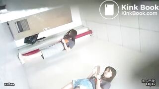 spy camera asian girl pee and shit.video_1358