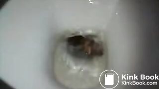 Girl pooping on toilet - video 76