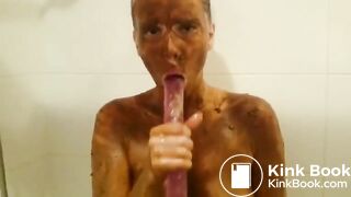 Amateur lady scat solo in the shower..