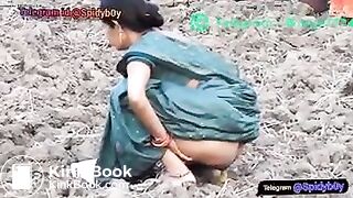 Beautiful aunty hot pooping