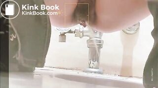 spy camera asian girl pee and shit.video_543