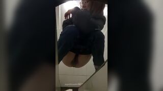 spy camera asian girl pee and shit.video_527