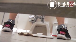 A girl who pooped outside the toilet bowl