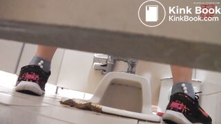 A girl who pooped outside the toilet bowl