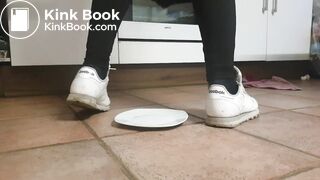 MILF Poops On Plate