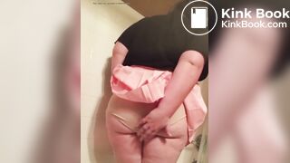 Girl takes a big dump in her panties