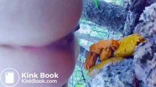 Hot girl shitting outdoors - video 3