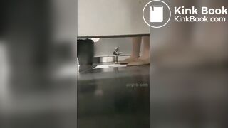 spy camera asian girl pee and shit.video_181