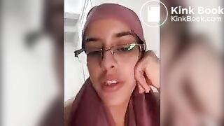 Girl pooping - video 595