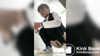 spy camera asian girl pee and shit.video_144