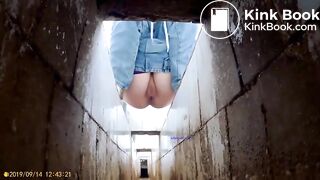 spy camera asian girl pee and shit.video_132