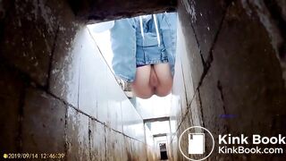 spy camera asian girl pee and shit.video_132