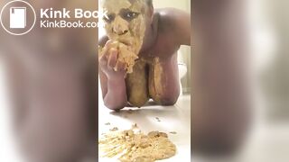 Ebony MILF scat show