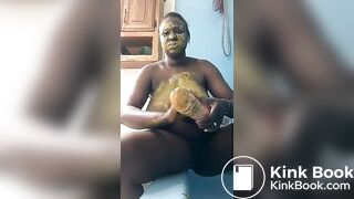 Ebony MILF Sam shits