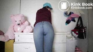 Kim - Pooping jeans & dildo mas