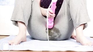 Kim - Poopy sweatpants & dildo mas