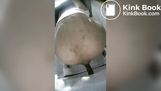 Chinese Women desperate to get her Poop out