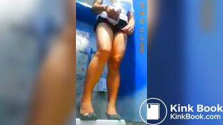Thai Girl bottomless pooping no paper