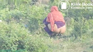 2 Desi aunties outdoor shitting in nature