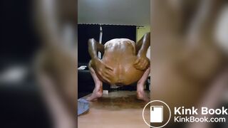 Scatfaggot Rouven aus Dortmund schmiert sich voll