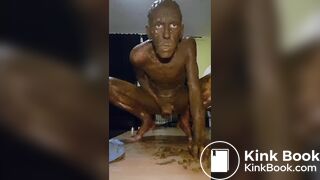 Scatfaggot Rouven aus Dortmund schmiert sich voll