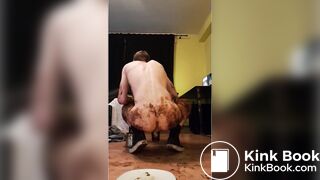 Scatfotze Rouven aus Dortmund frisst seine eigene Scheiße