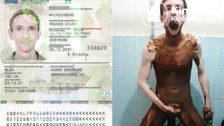 Rouven aus Dortmund frisst seine Scheiße