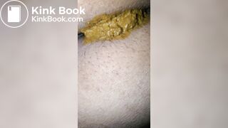 Pooping 79 - Close Up