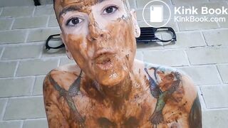 Scat smearing girl