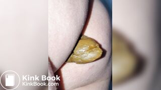 Pooping 43 - Close Up